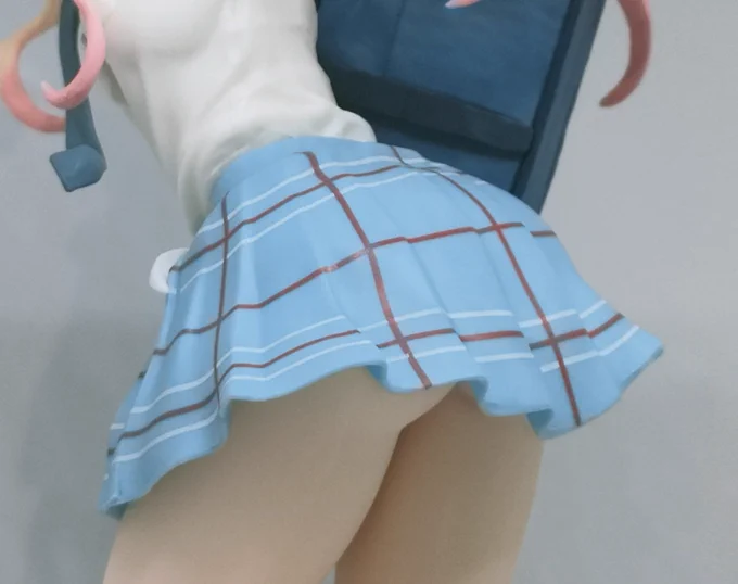 昨日クレゲした喜多川海夢たんのフィギュア開封してみたー。金髪ギャルJK。スカートの中に除いたらゲットした人しか知らない領域であります。
