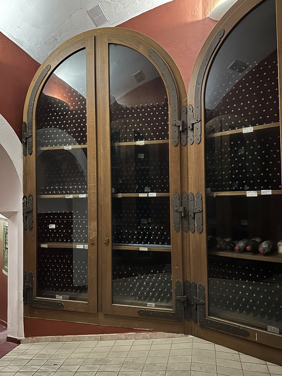 niun68's tweet photo. Una gita a … Serdiana - cantine Argiolas
#Argiolas #vini #27maggio https://t.co/16ADhzxPxS