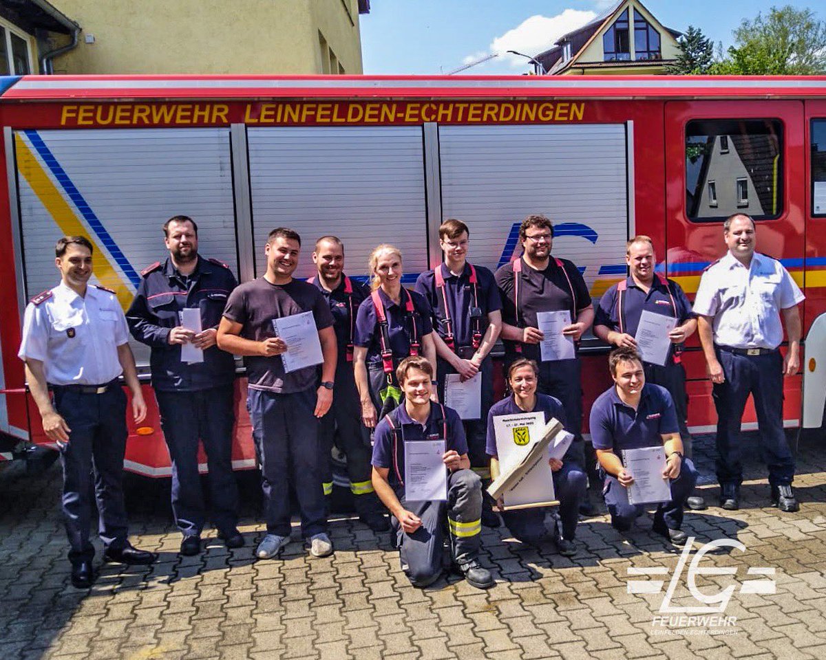 Herzlichen Glückwunsch unseren 10 frischgebackenen Maschinsten! 
Es hat viel Spaß gemacht 💪🏼. 

#WirFürLE #FreiwilligStarkFürLE #Ehrenamt #Feuerwehr #Ausbildung ^cz