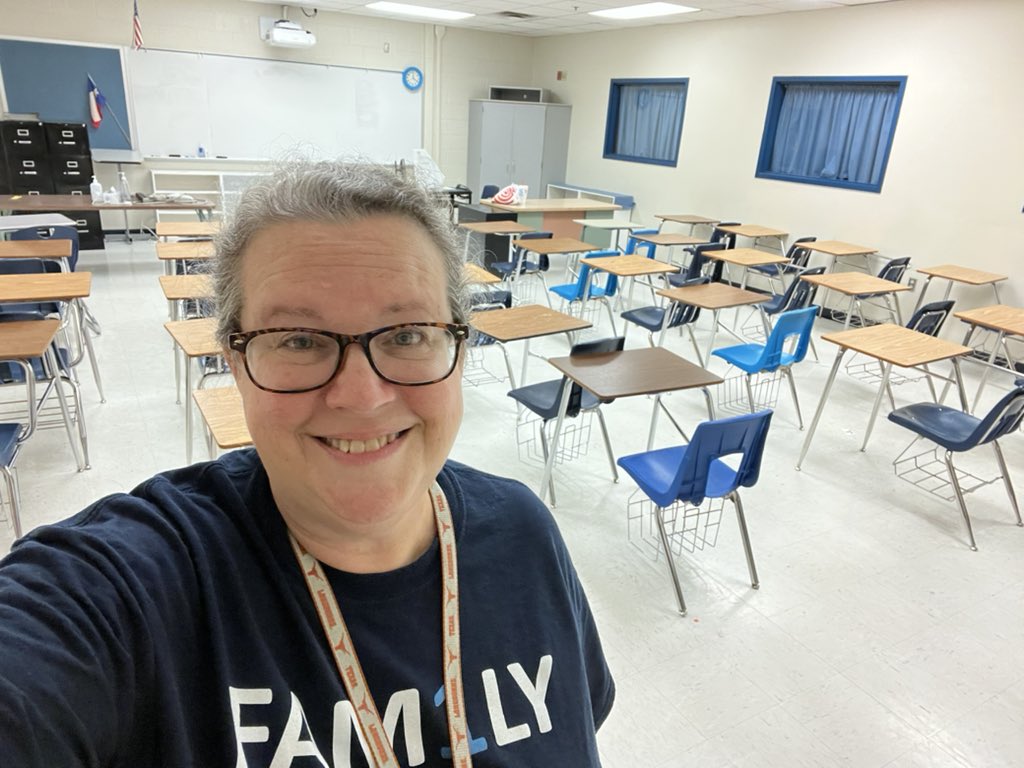 Charis Weiss tweet media