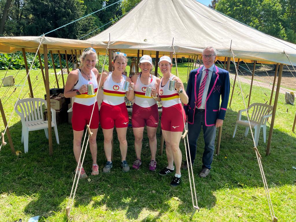 theTimeScribe's tweet photo. A happy outcome to today’s race!@Twickenham_RC @tidewayscullers 😄❤️💛 @faheye https://t.co/4NwgoYq7yZ