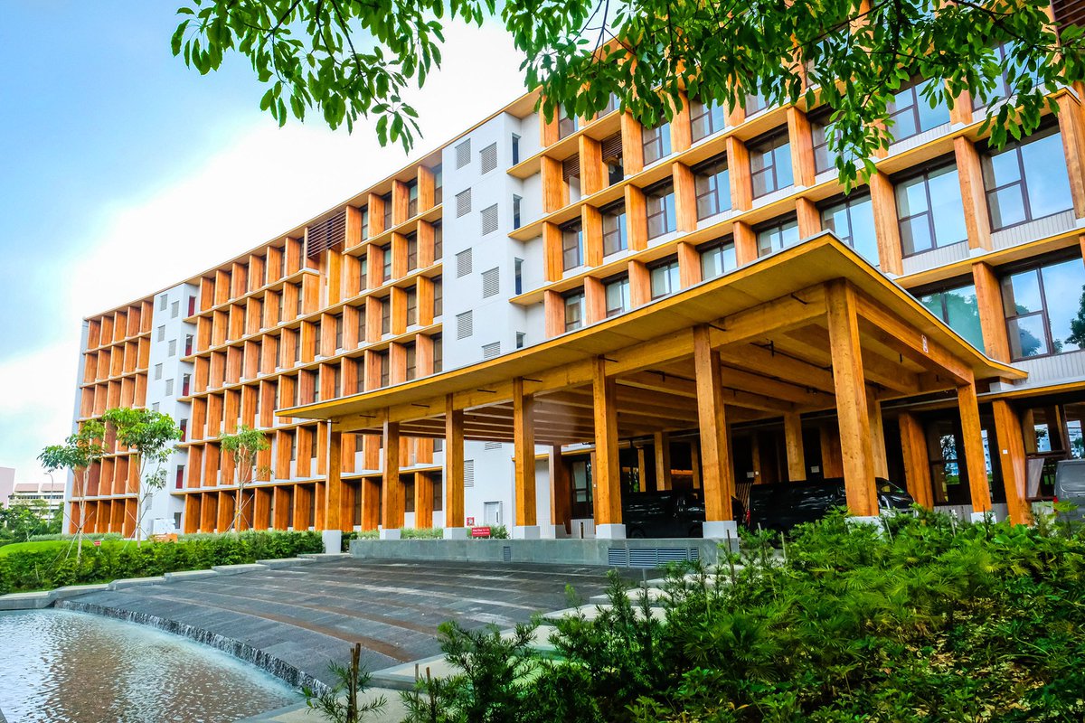 NTUsg's tweet image. #NTUsg has won @ISCNSecretariat's Whole Systems Approach Excellence Award 2023 for the University's commitment to building carbon neutral systems and infrastructure. Two buildings constructed with #massengineeredtimber, Gaia and The Wave, are proof of this ntu.sg/ISCNExcellence…