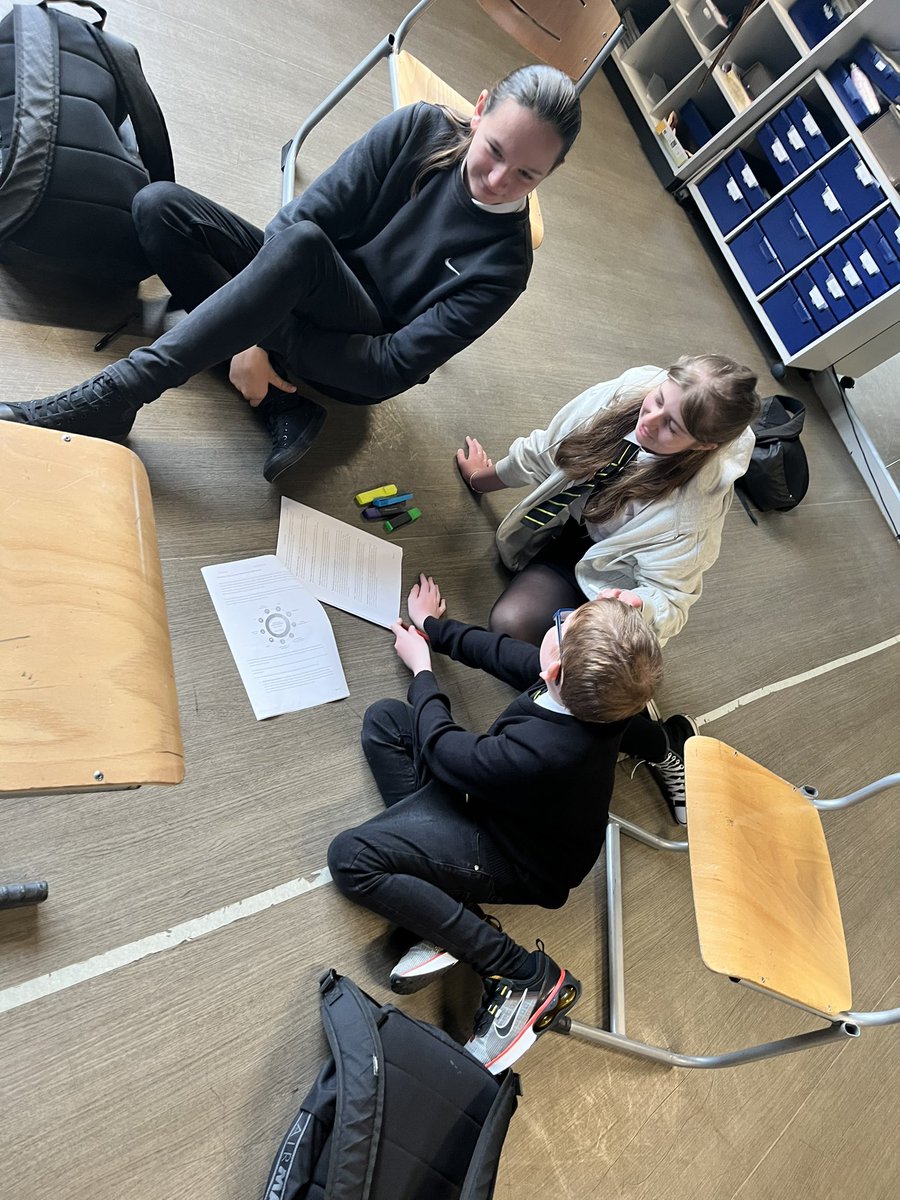 DHS_PET's tweet photo. โ๏ธS1-S5โs from across the PET met up yesterday for the pupil consultation of the renewed Equalities, Diversity and Inclusion Policy.
๐ญFantastic discussions and feedback given!
#UNCRCarticle12
#UNCRCarticle2
#AmbitionRespectCommitment https://t.co/2cXvxQL3W7