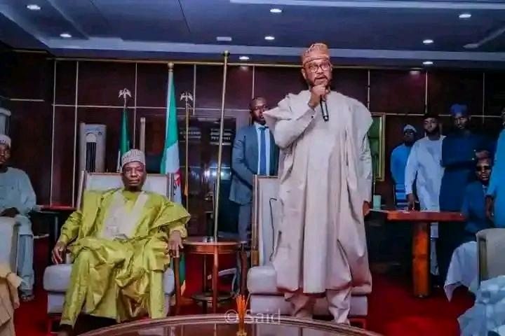 Munirassalafiy's tweet photo. The Deputy Governor of Zamfara State Sen. Hassan Nasiha has handed over the transitional documents to the incoming Governor, Dr @Dr_DaudaLawal today at the Government House in Gusau.
@Hurriya_DLD
#RescueZamfara
#DDLD https://t.co/OSG2etTd4q