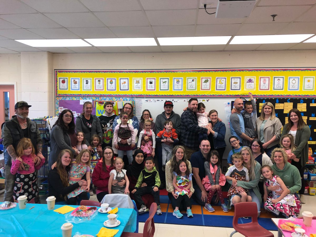 HillcrestAcade's tweet photo. Yesterday afternoon Ms. Smith's Primary class hosted a Tea Party for Family Members.  Students and Ms. Smith made and decorated cupcake.  Students took orders and delivered Tea, Water and the Cupcakes to their family members. Good Job everyone! 📷📷📷 https://t.co/Pe5GJrKcal
