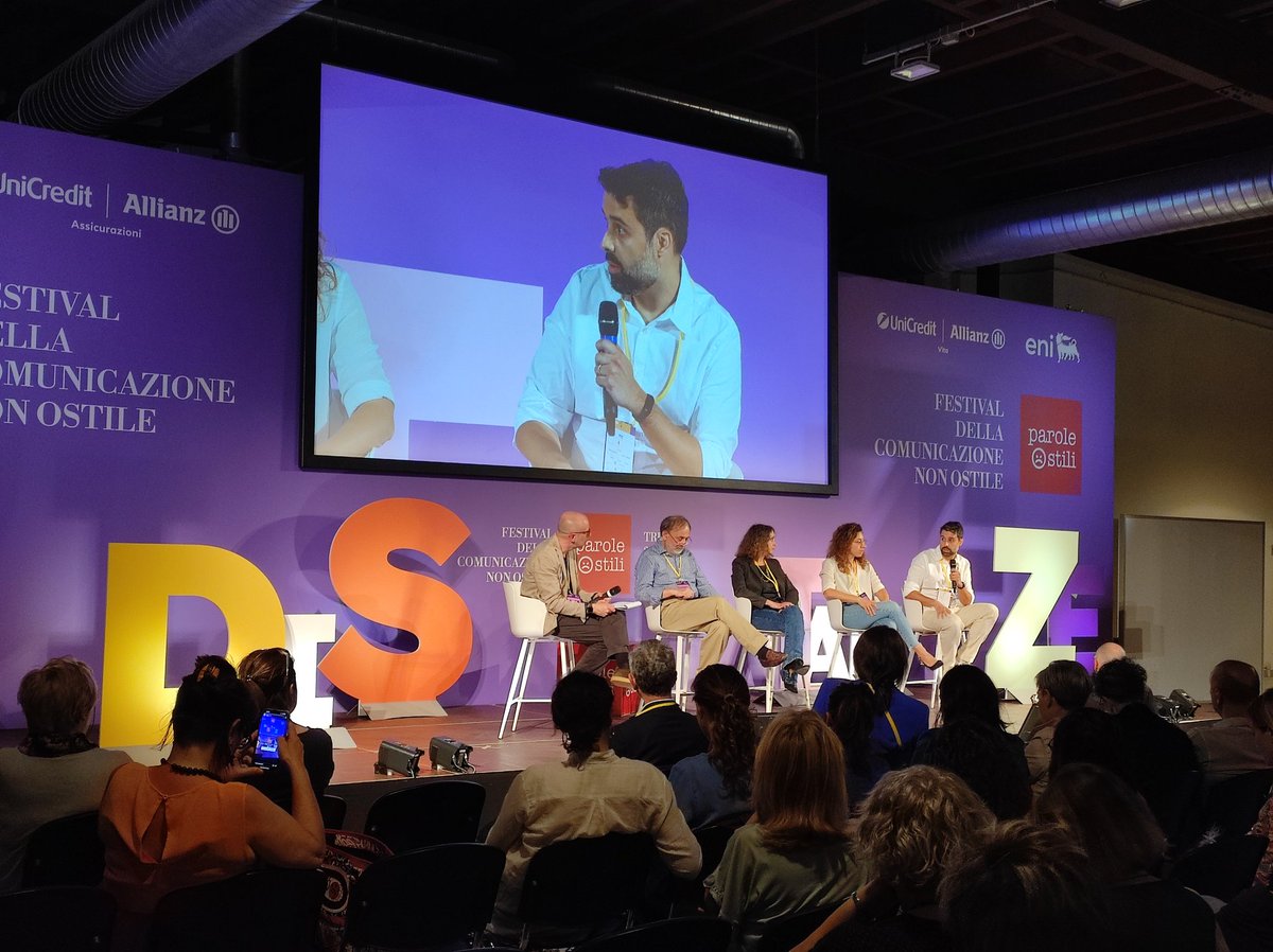 Al Festival della comunicazione non ostile una riflessione sull'impatto dell'IA sul lavoro, tra opportunità offerte dal digitale, nuove competenze e forme di socialità nell'epoca del lavoro da remoto. Parlano <a href="/AlfonsoFuggetta/">Alfonso Fuggetta</a>, Marina Irace, <a href="/lisdis/">Lisa Di Sevo</a> e <a href="/pabloapiolazza/">Pablo Apiolazza</a> #ParoleOstili