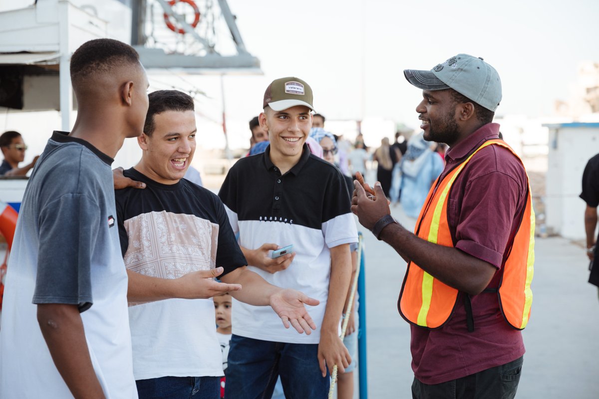 logoshope's tweet image. Sharing Hope
Logos Hope&apos;s volunteers come from many nations and cultures, the crew get to share their personal stories of growth and transformation and hear and learn from visitors in the port. This gives hope and encouragement to both crew and visitors!