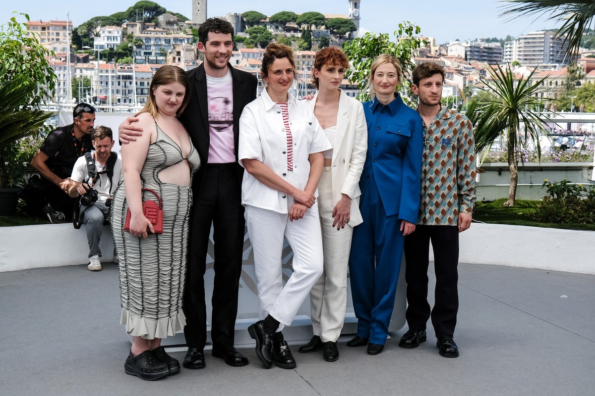 TheMatchFactory's tweet image. 📸 Alice Rohrwacher's LA CHIMERA photocall at #Cannes2023!

#Competition #Cannes2023 #AliceRohrwacher #LaChimera #OfficialSelection #JoshOConnor #CarolDuarte