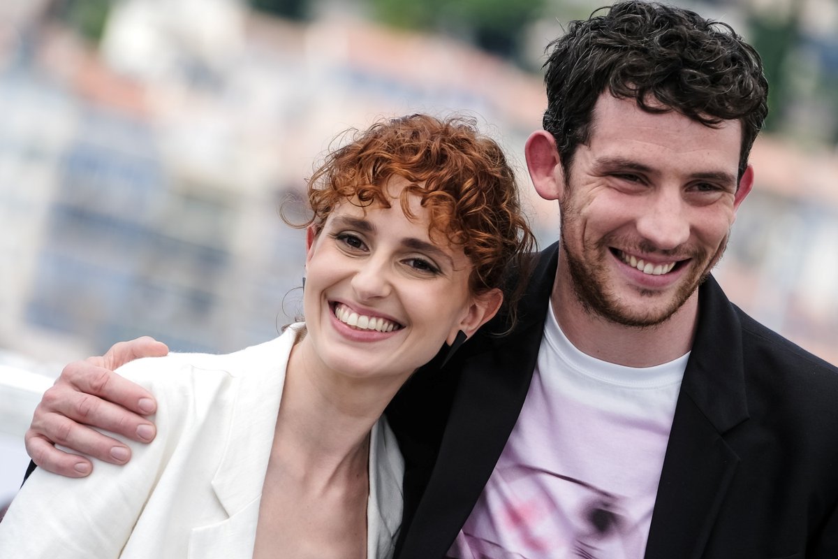 TheMatchFactory's tweet image. 📸 Alice Rohrwacher's LA CHIMERA photocall at #Cannes2023!

#Competition #Cannes2023 #AliceRohrwacher #LaChimera #OfficialSelection #JoshOConnor #CarolDuarte