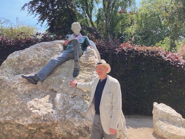 Always looking at the stars….<a href="/OscarWildeUK/">OscarWildeSociety</a> #greatwriter #importanceofbeing