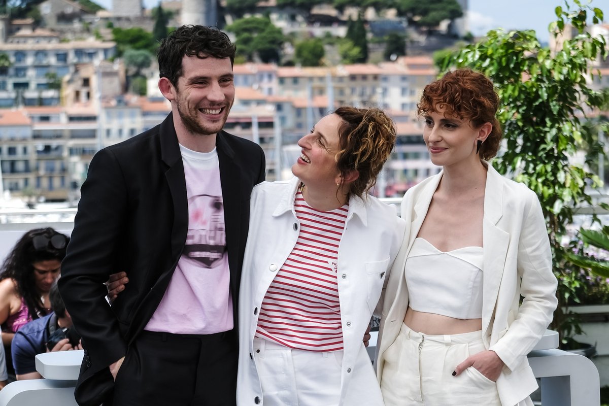TheMatchFactory's tweet image. 📸 Alice Rohrwacher's LA CHIMERA photocall at #Cannes2023!

#Competition #Cannes2023 #AliceRohrwacher #LaChimera #OfficialSelection #JoshOConnor #CarolDuarte