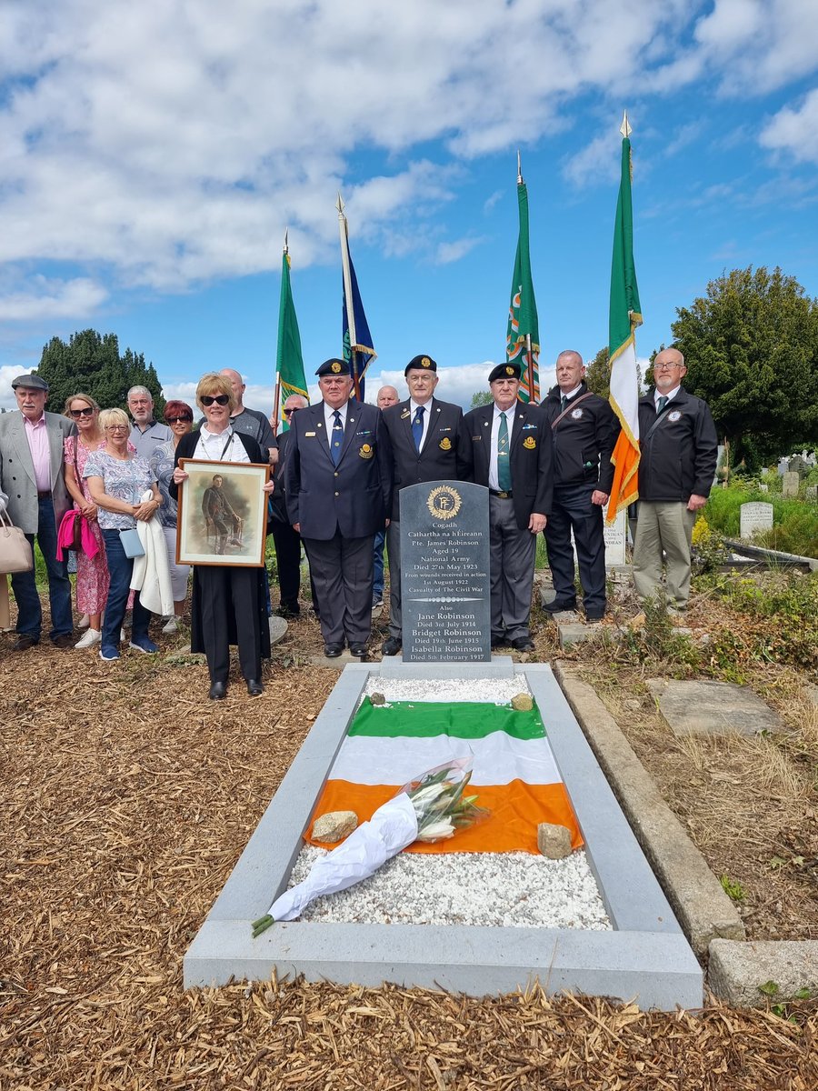 Lovely morning at Deansgrange Cemetery for the unveiling of a memorial to Private James Robinson of the National Army, who died on the 27th of May 1923, from wounds received while in action in Tipperary town during the civil war. 
@defenceforces 
@OneFuchsia 
@dlrcc