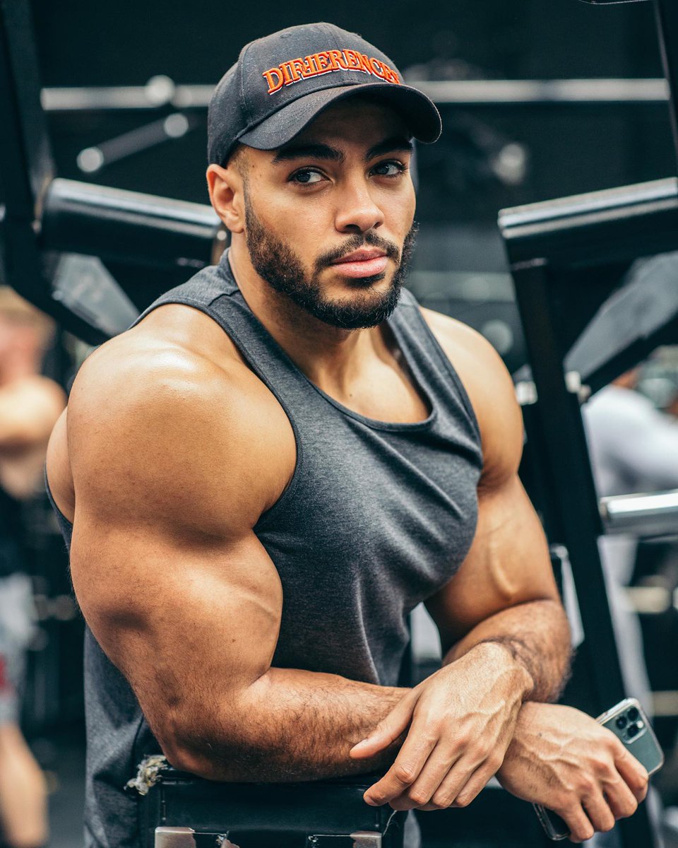 I LOVE JUSTIN tweet media