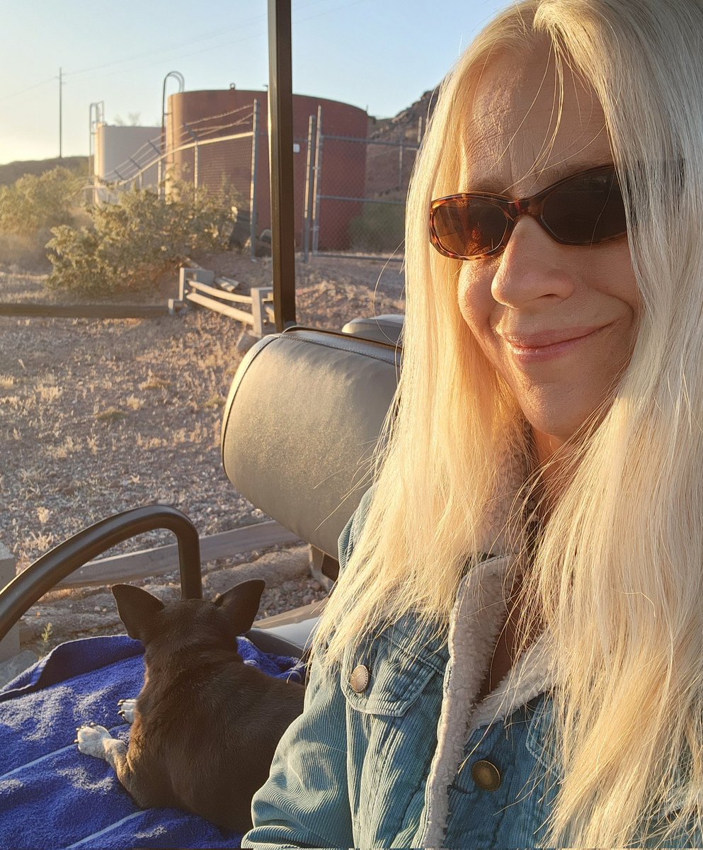 Early a.m. jackets at the tanks on Memorial Day weekend along the Colorado River it's true! 60s at night with me and super senior severe weather forecasting dog Missy. #ParkerAZ #LakeHavasu #ColoradoRiver #azwx #cawx #nvwx