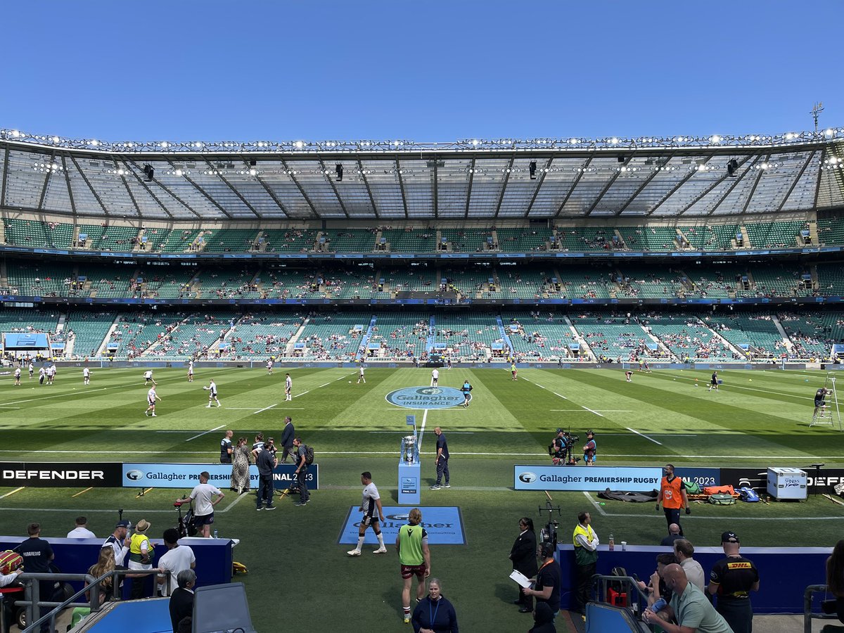 On the half way line. Watching every single @Saracens player and coach come over and hug Alex Sanderson. It’s a beautiful thing this rugby at times #GallagherPremFinal #SARvSAL #ItsAllLove