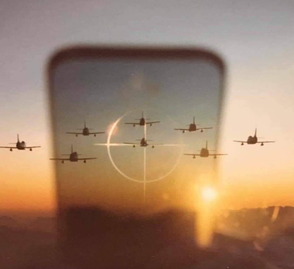 Formation of FIAT G 91 from 301 squadron ‘Jaguars’ heading towards the sunset (📷 Nuno M. Gonçalves) #fiatg91 #g91 #fighterpilot #301squadron #natotigers #natotigersquadron #fighterjet #avgeek #vintageaircraft #prtairforce