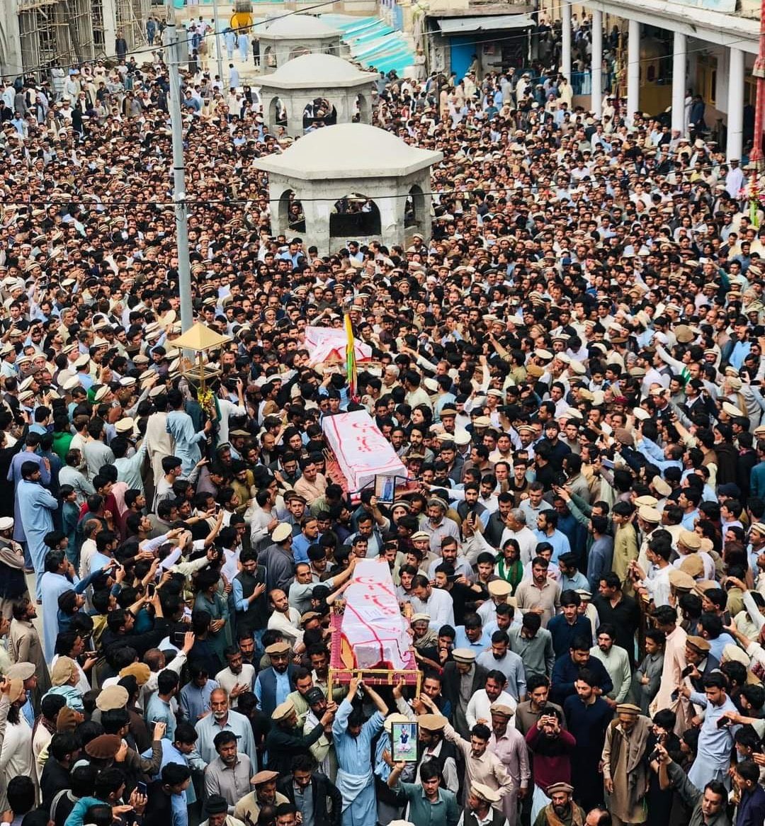 ISO_Toori's tweet photo. تری مینگل سکول انسانیت سوز واقعے پر حکومتی خاموشی ورثاء کے ساتھ ناانصافی اور مظلومین کےلٸے باعثِ احساسِ محرومی ہے
#TeachersMurderedInSchool
Teachers of Parachinar 
Arrest the Murderers https://t.co/S20AODaPhP