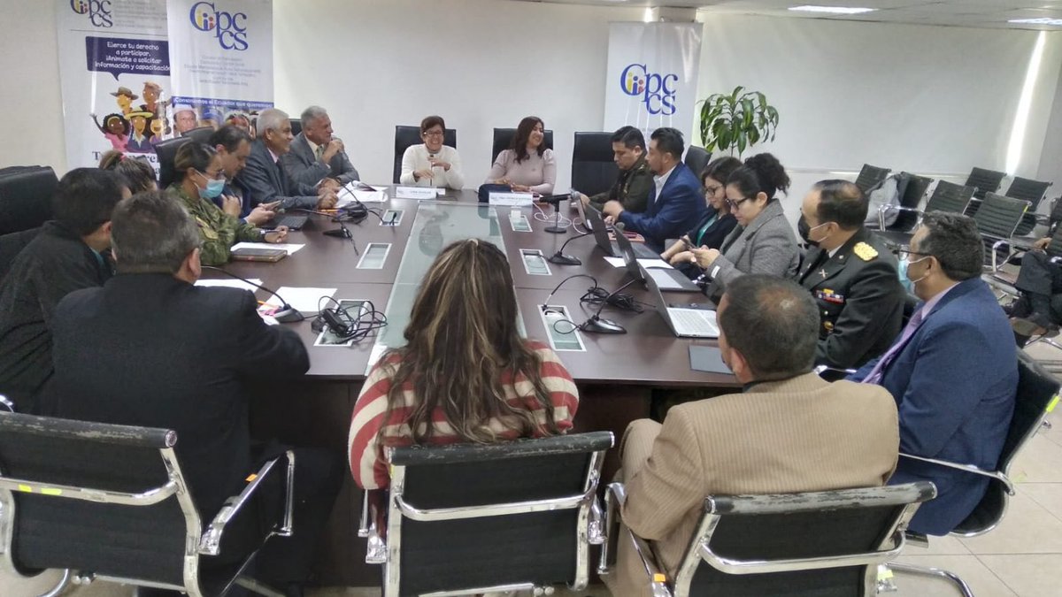 Aland Molestina M. (@alandmolestinam) on Twitter photo <a href="/OscarAyerve/">Oscar Ayerve</a> <a href="/CpccsEc/">Participa Ecuador</a> <a href="/DefensaEc/">Ministerio de Defensa Nacional del Ecuador</a> Por 12 años hubo engaño, injusticia y ofrecimientos vanos a los excombatientes del 81 y 95, beneficiarios de la Ley de Héroes y Heroínas. Más, después de un arduo trabajo, con cinco votos a favor (CPCCS) logramos su reconocimiento. No más excusas para #MIDENA e #ISSFA. <a href="/monka78/">MÓNICA MOREIRA</a> <a href="/OscarAyerve/">Oscar Ayerve</a> <a href="/CpccsEc/">Participa Ecuador</a> <a href="/DefensaEc/">Ministerio de Defensa Nacional del Ecuador</a> Por 12 años hubo engaño, injusticia y ofrecimientos vanos a los excombatientes del 81 y 95, beneficiarios de la Ley de Héroes y Heroínas. Más, después de un arduo trabajo, con cinco votos a favor (CPCCS) logramos su reconocimiento. No más excusas para #MIDENA e #ISSFA. <a href="/monka78/">MÓNICA MOREIRA</a>