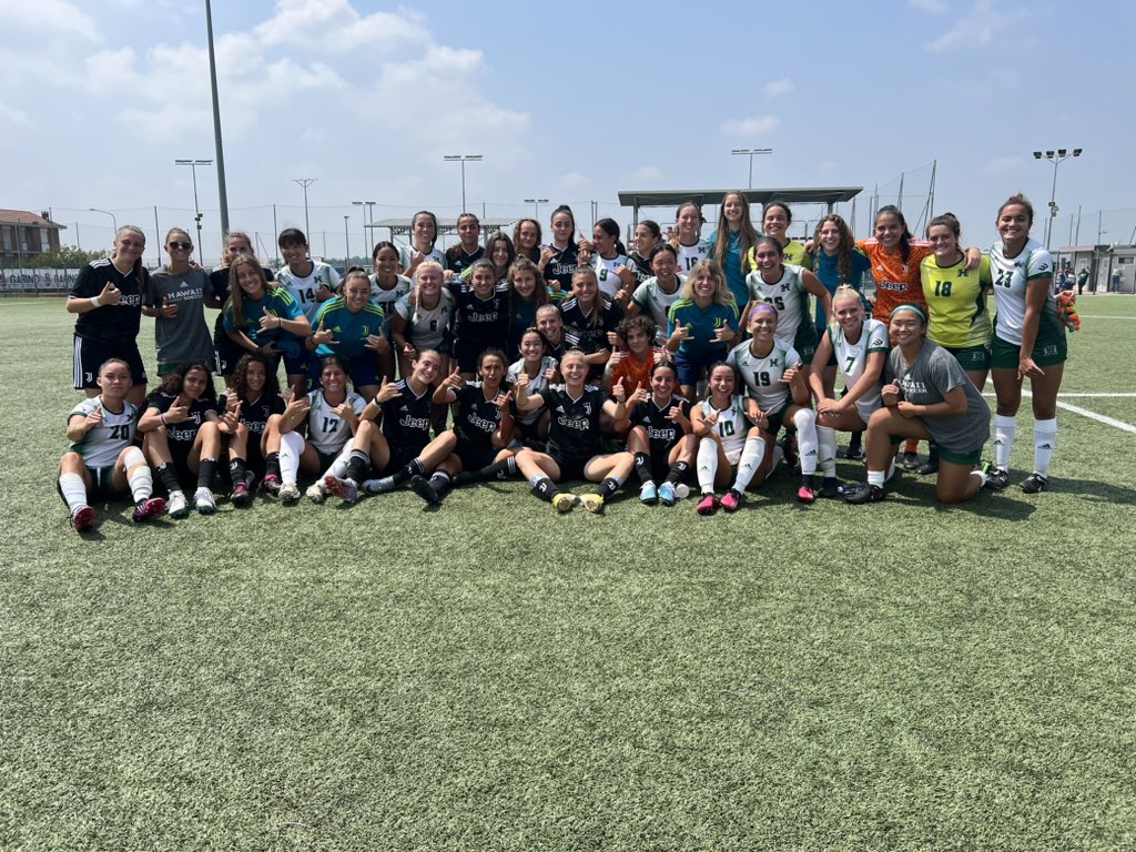 MicheleBud's tweet photo. More fun in Turin 🇮🇹! Love creating a lifetime of memories! #CiaoBows #GoBows #HawaiiWSoccer #SISTAHHOOD #HawaiiAthletics https://t.co/9bJUMj7cVk