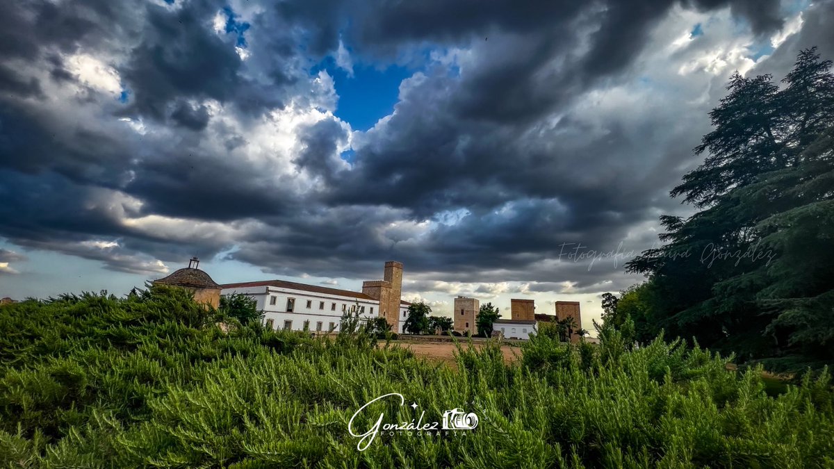 #Badajoz #BadajozMola #BadajozFotográfico #Extremadura #ExtremaduraFotos #DestinoExtremadura #tormentas #cloudphoto #Clouds #AlcazabaBadajoz