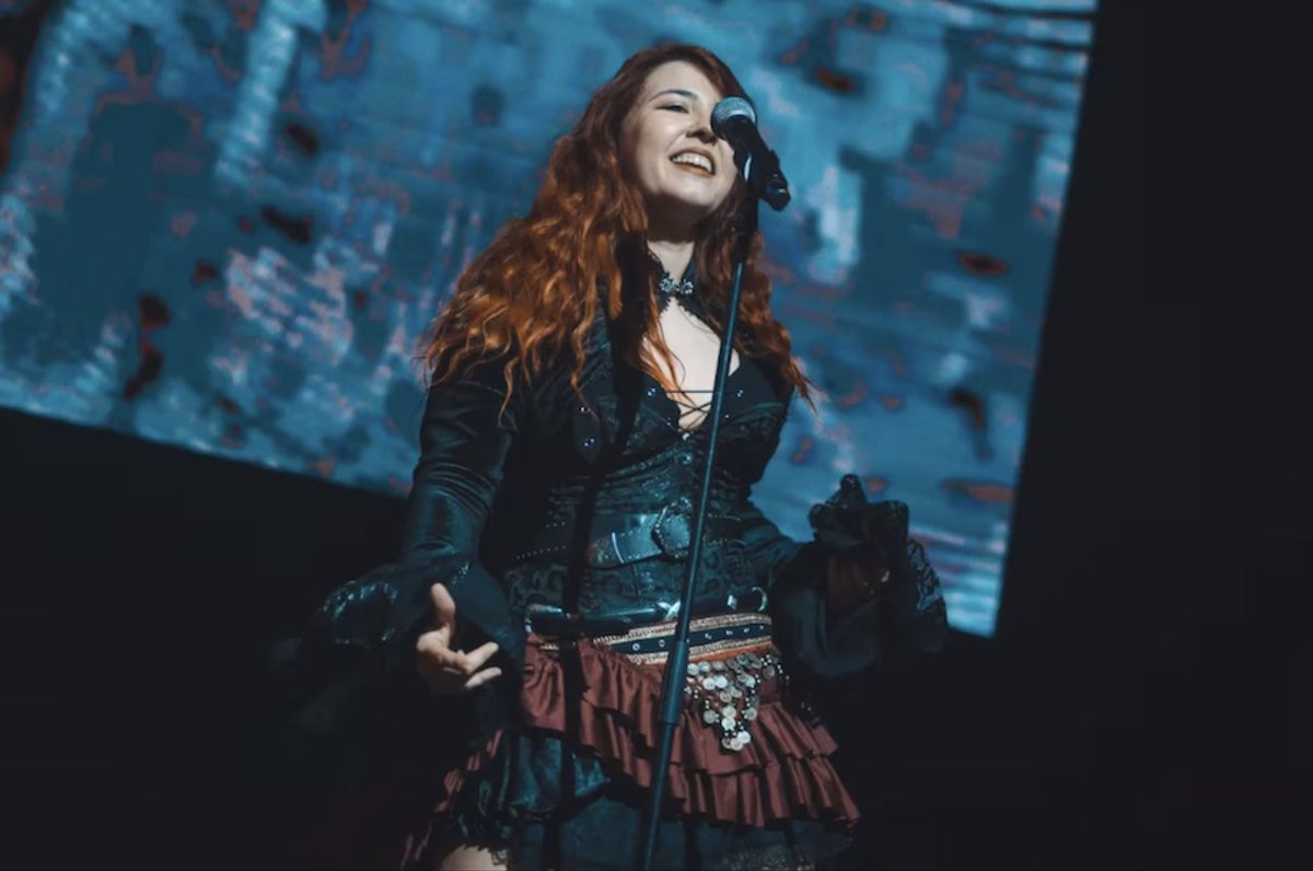CeltianOfficial's tweet photo. Esta noche @xanalavey será la voz femenina de Mago de Oz en el Diabulus in Ópera ll, ante 20.000 personas en la Arena de Ciudad de México☘️☘️

Desde España le deseamos a nuestra Xana el mayor de los éxitos, así como al resto de amigos de @MAGODEOZOFIC 🔥🔥 https://t.co/0do9F5iFiT