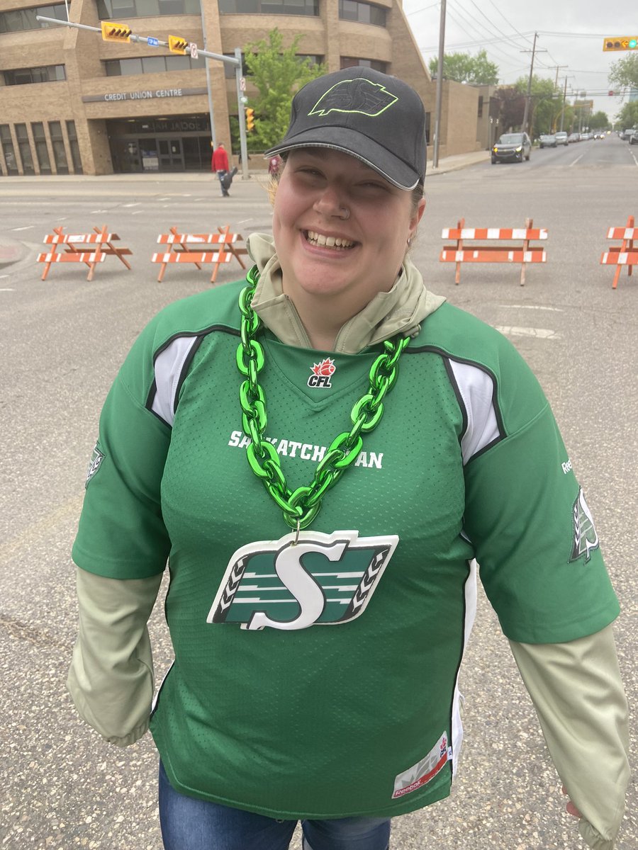 TVdonyoung's tweet photo. Rider Nation out in force.
Good thing I didnโt wear my #Stampeder ball cap.
#CFL. #CVAF23. #NoGreyCup https://t.co/eHaUxi62MZ