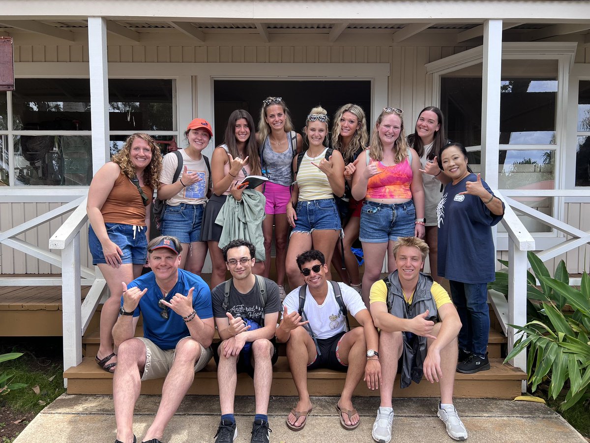 jaysondibble's tweet photo. #AlohaMayTerm crew on Thurs toured #HawaiisPlantationVillage to learn about the harsh life of a 1800s-early 1900s sugar cane plantation worker. Unique cultures thrown suddenly together requβd unique ways to relate & communicate. π§‘π€π½π @HopeCollege @Hopeoffcampus https://t.co/43SjicD3RE