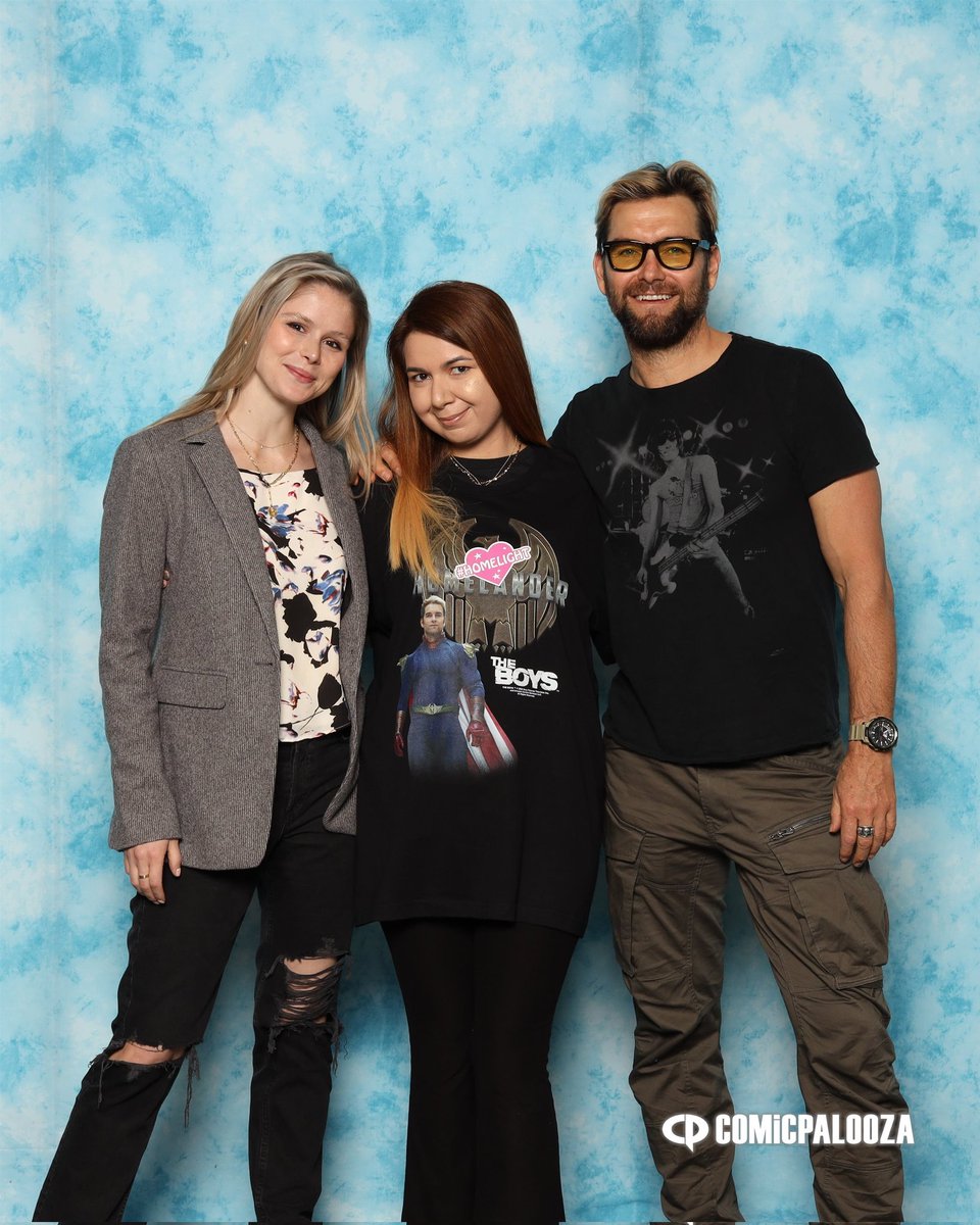 vampiriclilith's tweet image. #HOMELIGHT !! 🩷🩷🩷💥💥💥 I love these two so much ! Their reaction to the homelight sticker was so funny !!!! 🤣🩷

Thanks Erin &amp;amp; Antony !! 🖤🩷

💥🩷💥
@antonystarr 
@TheBoysTV