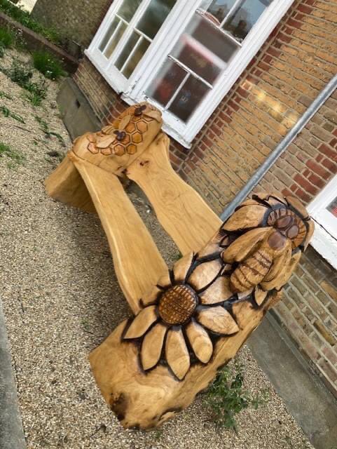 We are delighted to announce this bench has been found 

A member of the local community came forward with information

#thumbsupsidcup #sidcuppartners #sidcup #workingtogether