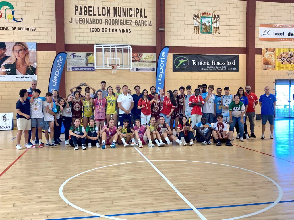 🏆 #CC3x3U17fem 🇮🇨 #FCB 🥇 @CBADAREVA 🔜🇪🇸 🥈 @LKLaguna 🔜🇪🇸 🥉 @cbislascanarias 4️⃣ @CBAriagona 5️⃣ @BSBStaBrigida 👏🏻👏🏻👏🏻👏🏻👏🏻👏🏻👏🏻👏🏻👏🏻👏🏻