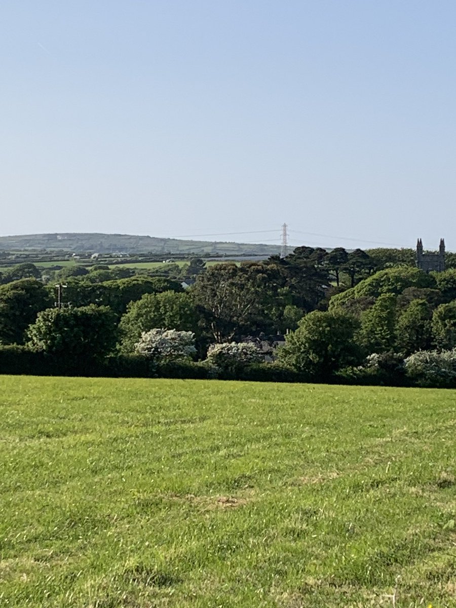 Belated shake down sail today, nothing broken so good start, followed by tea in the garden with a view over the village. Can't be bad