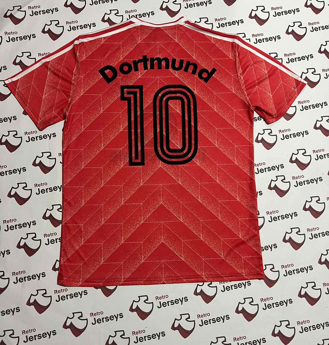 RetroJerseys2's tweet photo. Borussia Dortmund Away 1988-1989

Price 60$ 

Sizes Available: XS-XXL 

https://t.co/Sz57Ii03wT

 #bvb #dortmund #BorussiaDortmund #Borussia #khan #salihamidzic #bayernmunchen https://t.co/XlNuJAEh6M