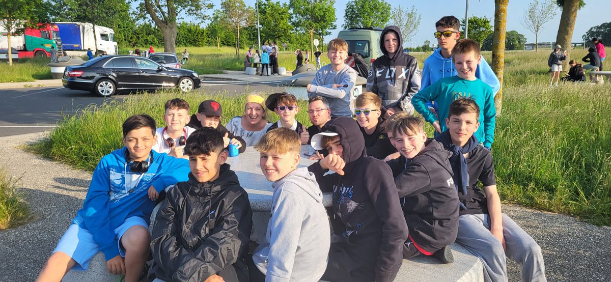 MFLlingfield's tweet photo. Despite a 2 hour delay, trust Y7 to keep smiling. Food now and then heading to bed ready for tomorrows journée à Paris 🇫🇷 https://t.co/7PWQVAV93Q