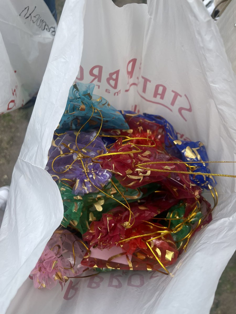 sugasooshi's tweet photo. handing out freebies!!! come say hi!
#freebies #TXT_ASM_TOUR #txt_freebies #TXT_ASM_TOUR_in_LA https://t.co/kDhZWCdstK
