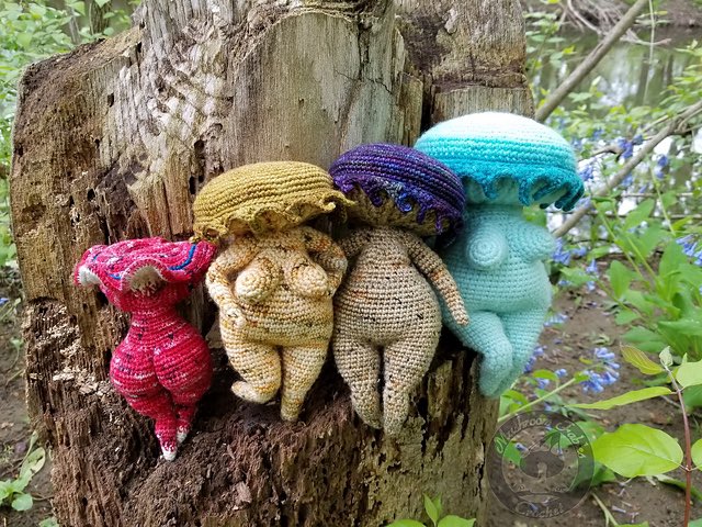 @annethegnome @LarkinLeft Ravelry showed these to me yesterday!  Crocheted thicc mushroom ladies!  The designer is Mushroom Fables Crochet.