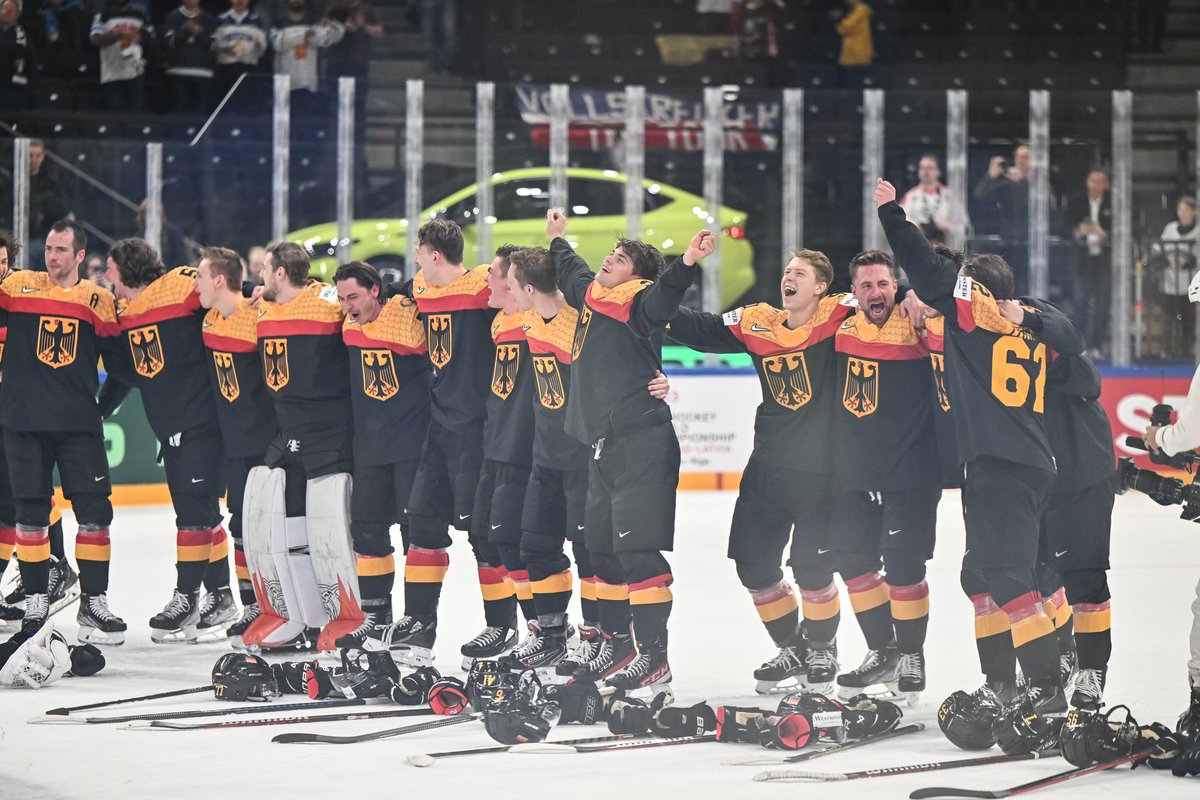JAAAA‼️ #FINALE 🖤❤️💛

Unsere 🇩🇪 #Eishockey-Nationalmannschaft steht nach einem 4:3-Sieg gegen die USA im WM-Finale!

Am Sonntag geht es dann ab 19:20 Uhr gegen Kanada um nichts geringeres als den WM-Titel - live bei MagentaSport und Sport1!

📸 Birgit Häfner