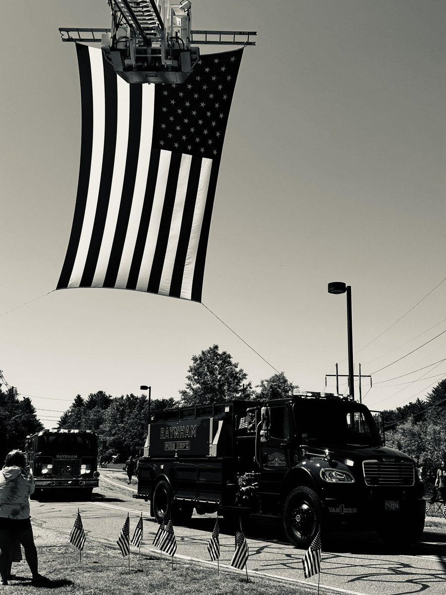 RaynhamFire's tweet photo. Great day for a parade! https://t.co/u7Z01ifSdu