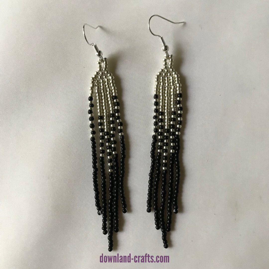 I spent a lovely day trying out a new fringe earring design with a different size and colour way after an enquiry from a customer. I think they turned out pretty well. #beading #fringeearrings #beadweaving #handstitched #handmadejewellery #downlandcrafters #craftbizparty