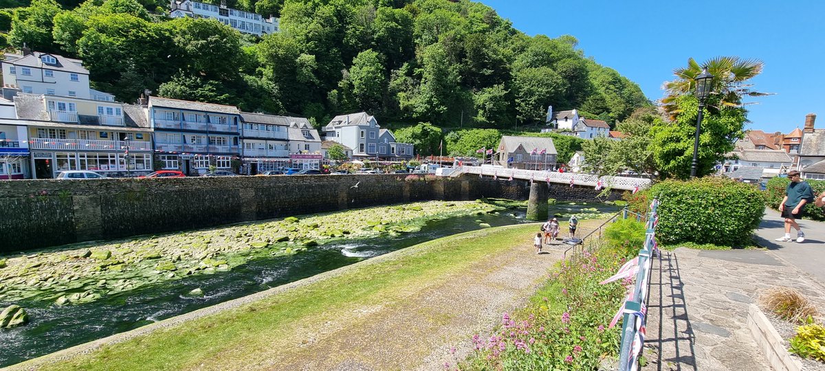 ModoQuady's tweet photo. Lynmouth,looking beautiful in the sunshine. https://t.co/n8X2qAjqEZ