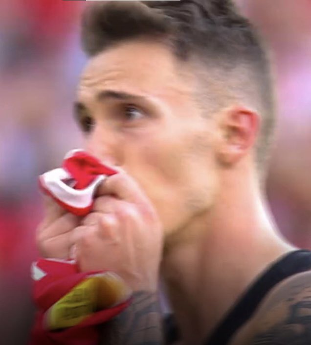 Grimaldo a chorar na sua despedida, OBRIGADO ! ❤️🦅