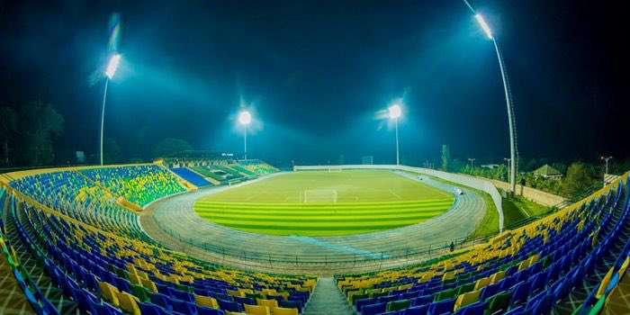 onlinefanclubz2's tweet photo. Umukino wanyuma uzahuza @aprfcofficial na @rayon_sports Final ya #Peace_Cup uzabera kuri Stade mpuzamahanga ya Huye ku wa 03.06.2023 amahirwe ko izi zombi cg imwe muriyo izahakomereza imikino nyafurika aratanzwe kuko CAF Imaze kwemeza iyi Stade ko yemerewe kwakira imikino yayo! https://t.co/T8uJrX16Pu