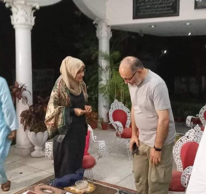 92Alvi's tweet photo. یہ بھی تو تاریخ ہی کا حصہ ہوگا کہ جب ملک میں سارے لوگ اقتدار کے حصول اور غریب لوگوں کا استحصال کرنے کے لئے کرسی کے پیچھے پاگلوں کی طرح لگے تھے تو اس دھرتی کا اک بیٹا اسی دھرتی کی اک بیٹی کے لئے فکر مند تھا۔  رہائی ہوگی یا نہیں یہ الگ اک موضوع ہے 
@SenatorMushtaq https://t.co/XTXobgsD7c