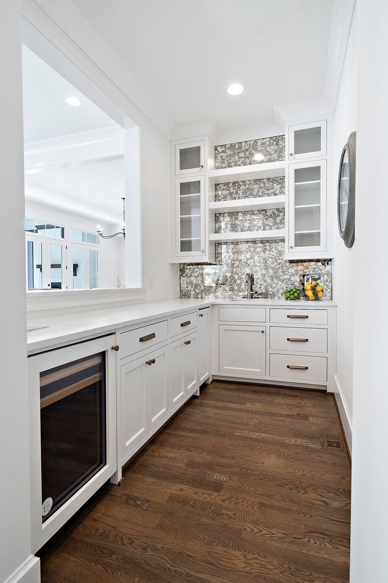 We hope your wet bar is stocked because the holiday weekend is officially here!

#legendhomes #legendarylifestyles #customhomes #luxuryhomes #livealegend #nashvillerealestate #interiordesign #homebuilder #customhomebuilder #nashvillebuilder