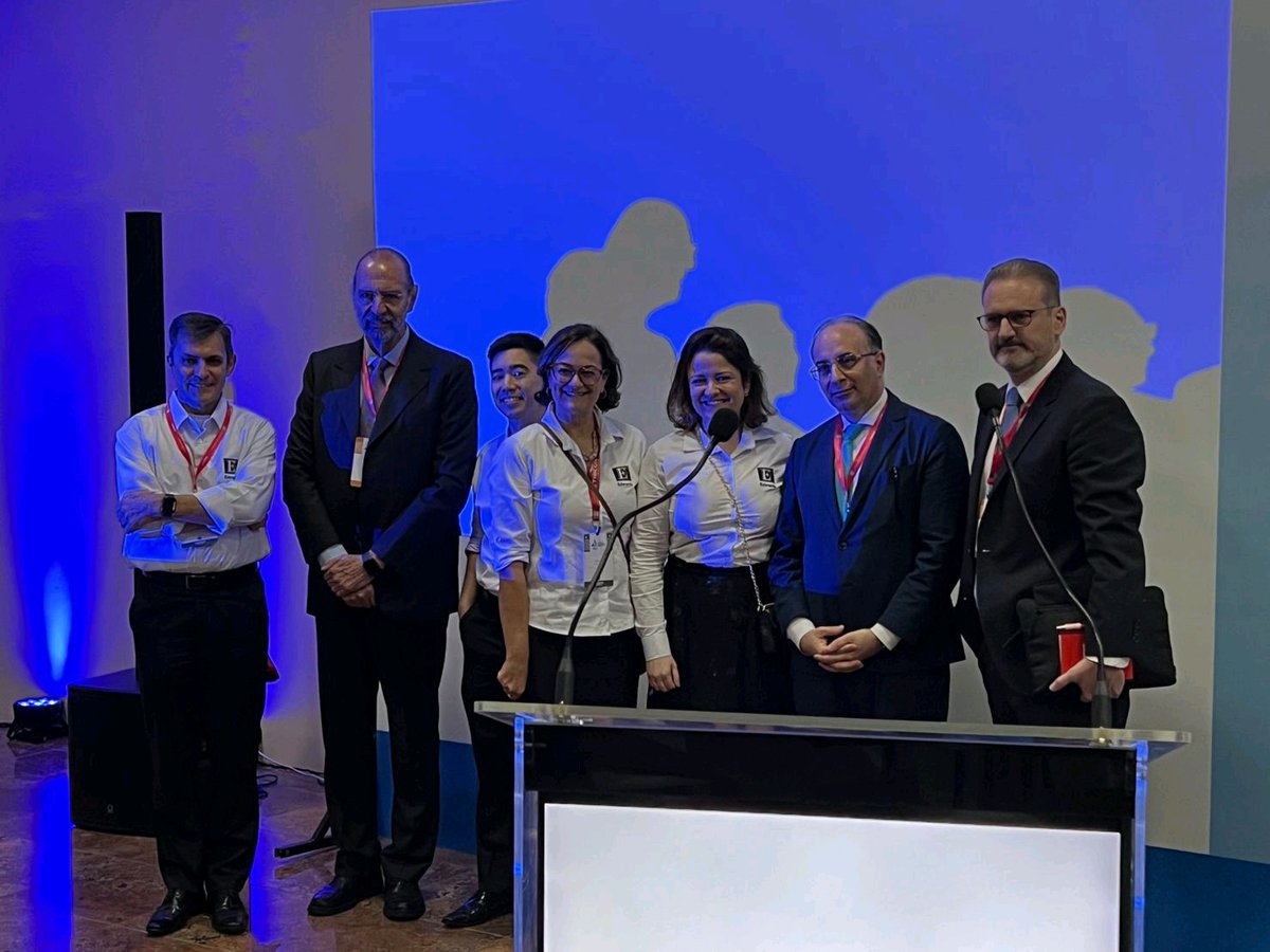 #SBCCV tks @FarivarRobert to share your experience with Brazilian Doctors!!! #cardiacsurgery