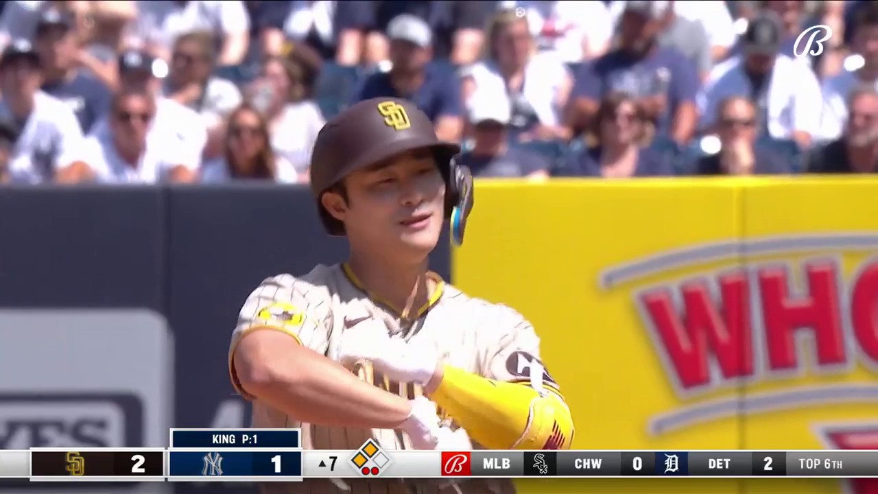 Bally Sports San Diego on X: Ha-Seong Kim joins @annieheilbrunn with his  interpreter to talk about his catch and more following the Padres W 🎙  @Padres