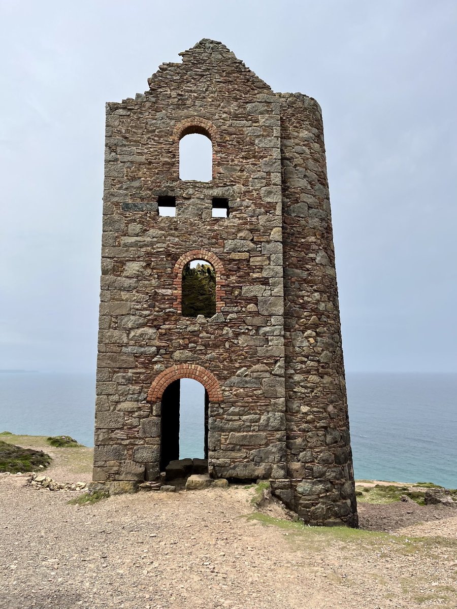 Strong evidence showing that Wheal Coates (Chapel Porth, Cornwall) mine buildings had a lined out surface finish - the bare stone was not meant to be seen 😊