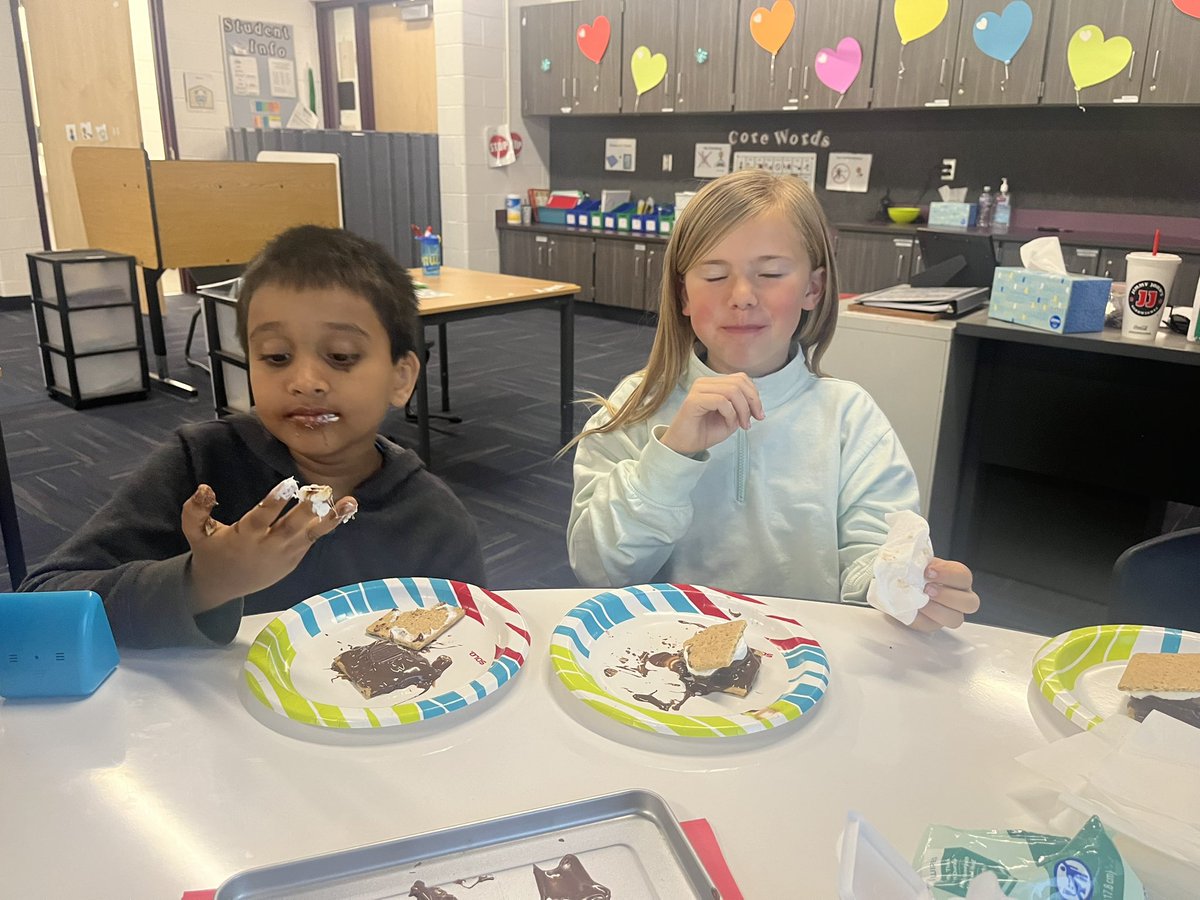 Miss Dixon tweet media