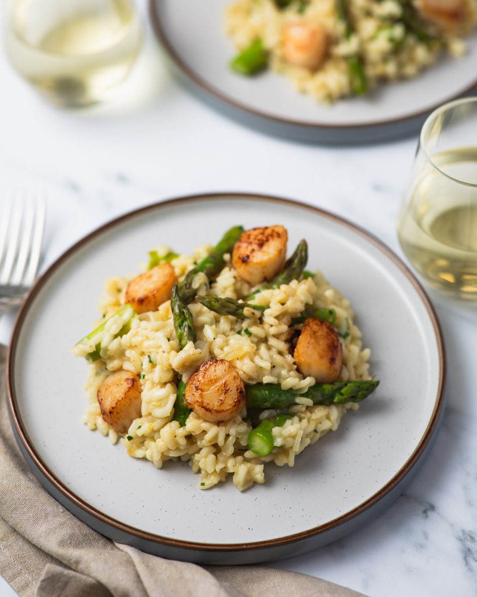 Push the boat out a little with this British asparagus and scallop risotto… it’s delicious, decadent and much easier to prepare than it looks! Find the recipe on our website - britishasparagus.com/recipe.php/202…