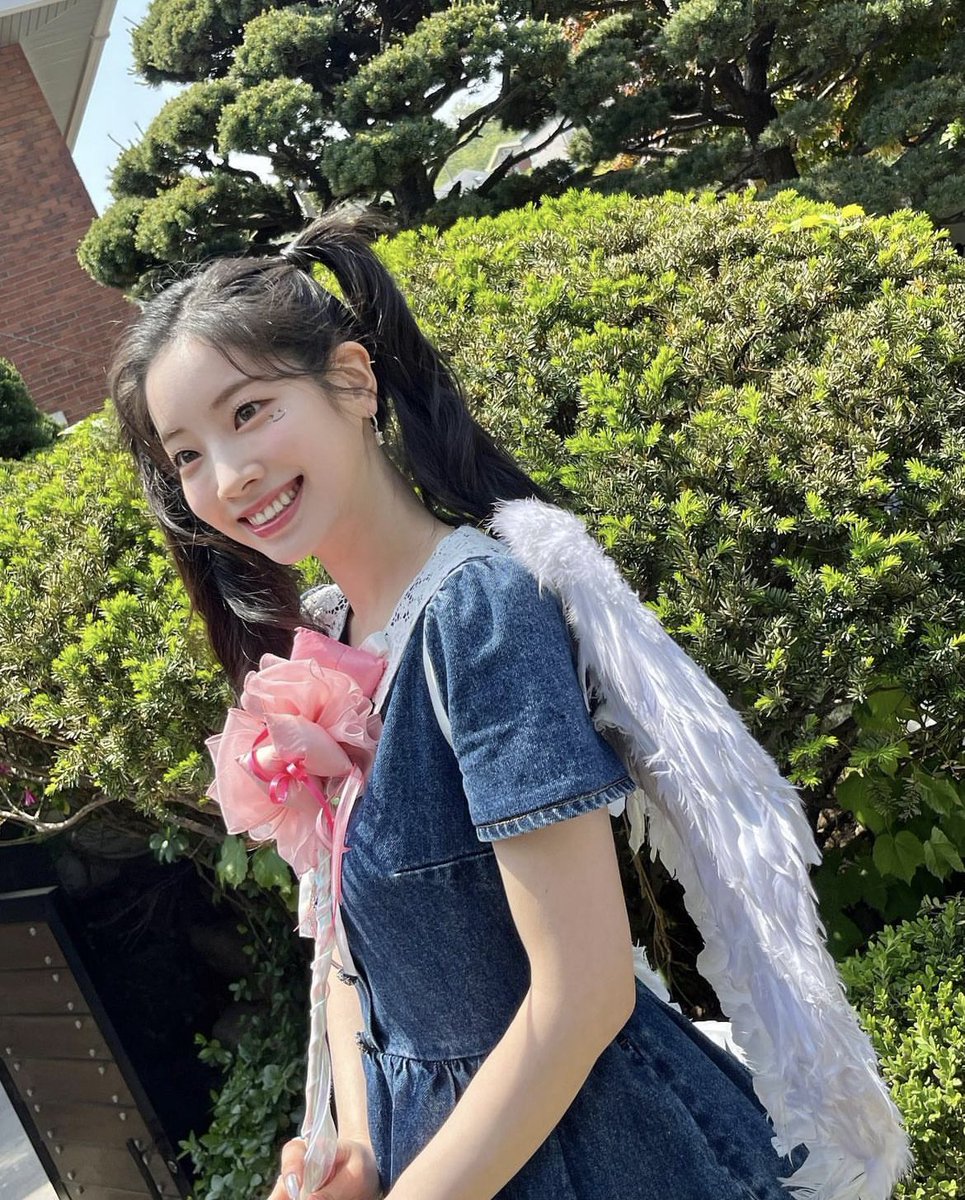 saanaa1229's tweet photo. #오월처럼_푸른_다현이의_청춘
#Baby_Superhero_Dub
다현아 생일 축하고 사랑해! https://t.co/5thJBUejCA