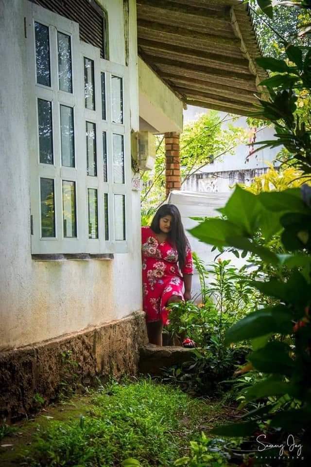 … और सांप को रेस्क्यू करते-करते लड़का- लड़की के नैना हो गए चार, आप भी…-… And while rescuing the snake, the boy-girl's eyes became four, you too…